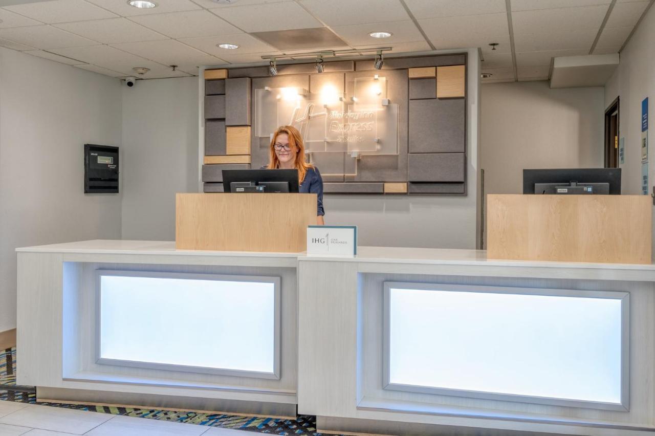 Holiday Inn Express Hotel&Suites Thornburg-S. Fredericksburg, an IHG Hotel Buitenkant foto