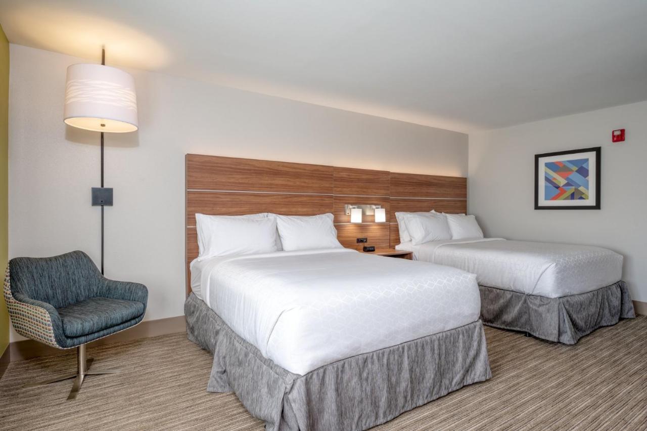 Holiday Inn Express Hotel&Suites Thornburg-S. Fredericksburg, an IHG Hotel Buitenkant foto