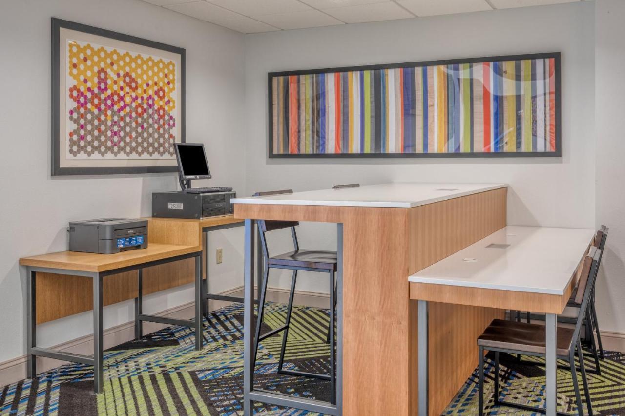 Holiday Inn Express Hotel&Suites Thornburg-S. Fredericksburg, an IHG Hotel Buitenkant foto