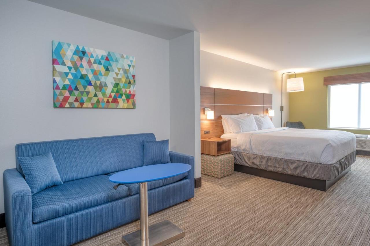 Holiday Inn Express Hotel&Suites Thornburg-S. Fredericksburg, an IHG Hotel Buitenkant foto
