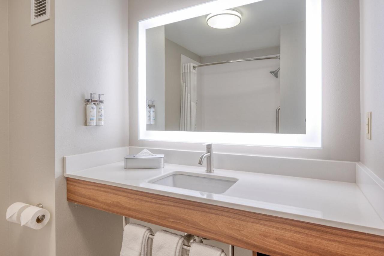Holiday Inn Express Hotel&Suites Thornburg-S. Fredericksburg, an IHG Hotel Buitenkant foto